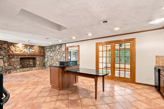 16183 Pocahontas Trail, Meadowview, VA 24361