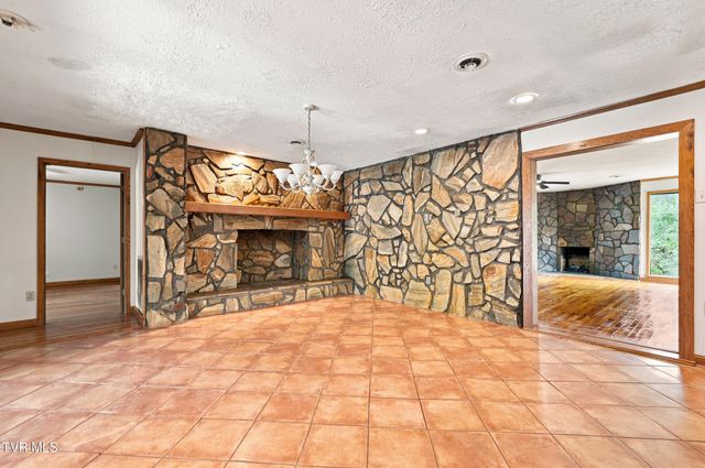16183 Pocahontas Trail, Meadowview, VA 24361