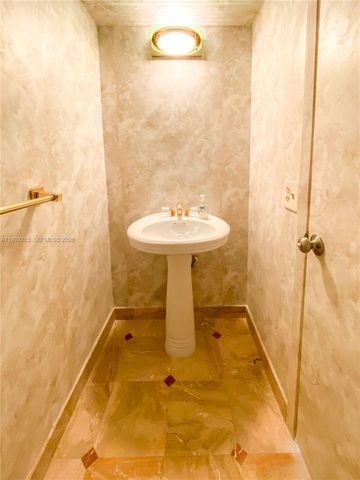 9800 W Bay Harbor Dr 602, Bay Harbor Islands, FL 33154