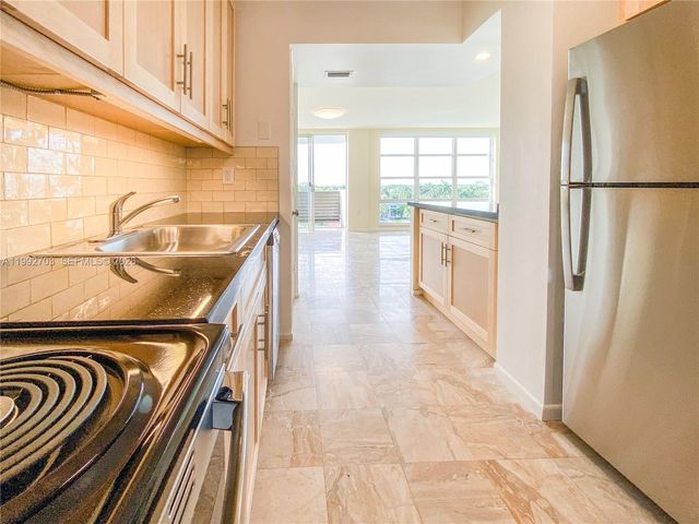 9800 W Bay Harbor Dr 602, Bay Harbor Islands, FL 33154