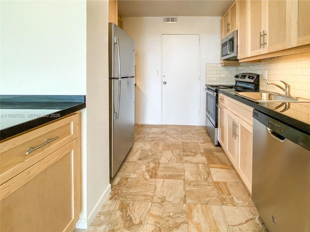 9800 W Bay Harbor Dr 602, Bay Harbor Islands, FL 33154