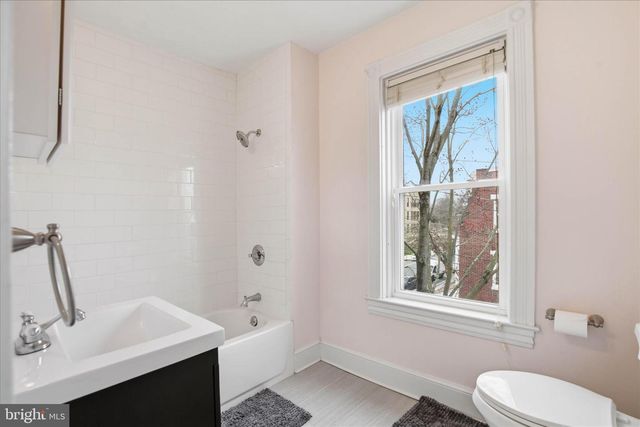 658 W WALNUT ST, Lancaster, PA 17603