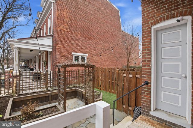 658 W WALNUT ST, Lancaster, PA 17603