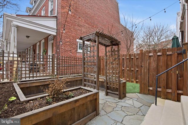 658 W WALNUT ST, Lancaster, PA 17603