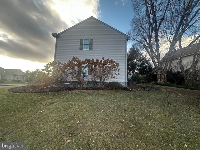 1005 NORTHFIELD DR, Elizabethtown, PA 17022