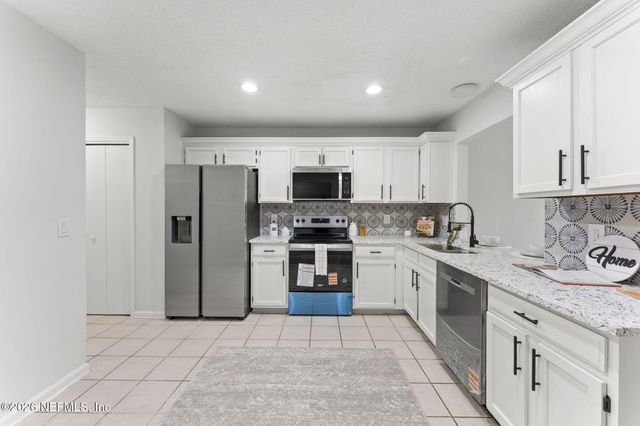 4047 LAURELWOOD Drive, Jacksonville, FL 32257