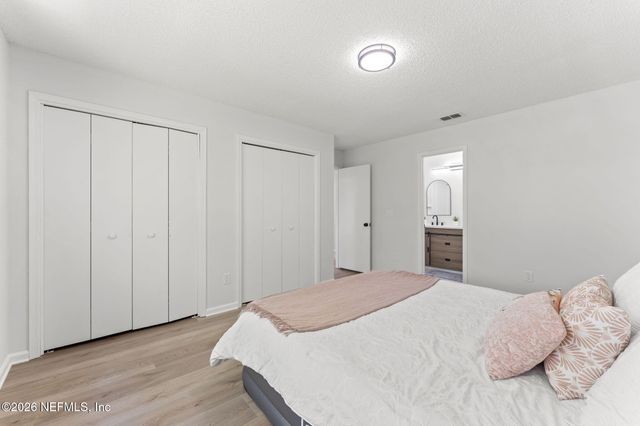 4047 LAURELWOOD Drive, Jacksonville, FL 32257