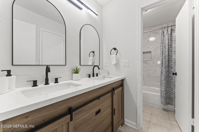 4047 LAURELWOOD Drive, Jacksonville, FL 32257