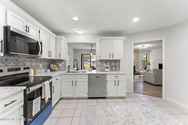 4047 LAURELWOOD Drive, Jacksonville, FL 32257