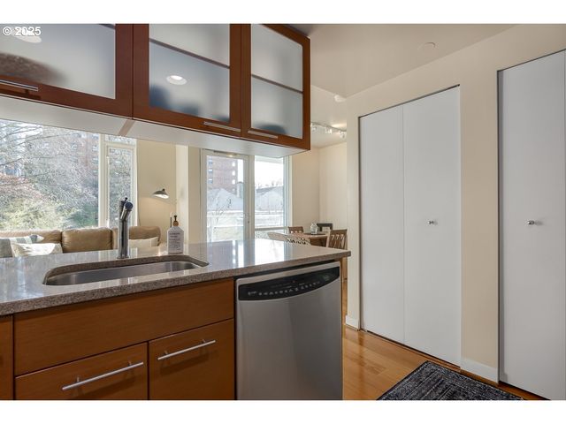 1500 Sw 11TH Ave 205, Portland, OR 97201