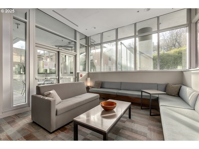 1500 Sw 11TH Ave 205, Portland, OR 97201