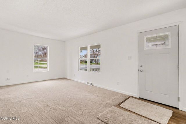 1204 Scott Street, Maumee, OH 43537