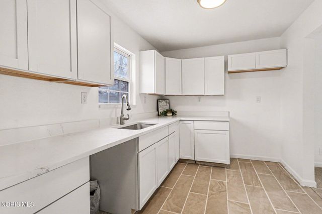 1204 Scott Street, Maumee, OH 43537