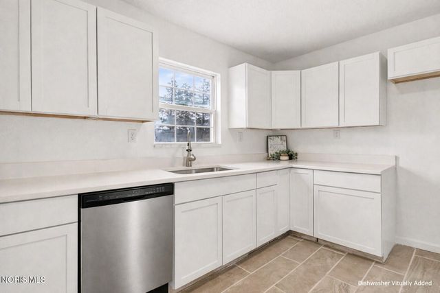 1204 Scott Street, Maumee, OH 43537