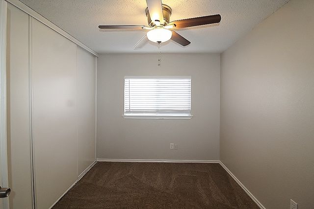 300 Rosewood Lane, Cedar Hill, TX 75104