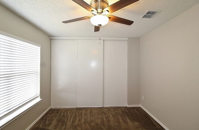 300 Rosewood Lane, Cedar Hill, TX 75104