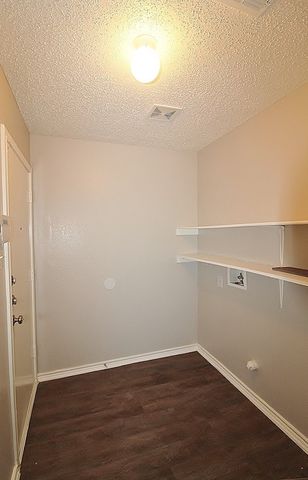300 Rosewood Lane, Cedar Hill, TX 75104