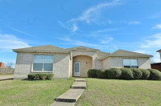 300 Rosewood Lane, Cedar Hill, TX 75104