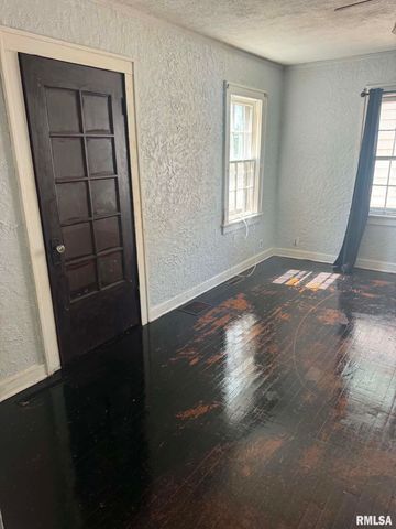 601 W GARFIELD Avenue, Bartonville, IL 61607