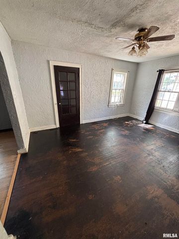 601 W GARFIELD Avenue, Bartonville, IL 61607
