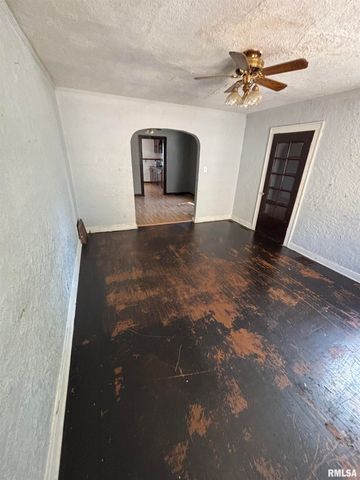 601 W GARFIELD Avenue, Bartonville, IL 61607
