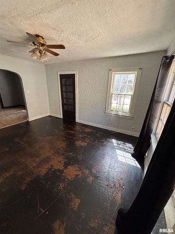 601 W GARFIELD Avenue, Bartonville, IL 61607