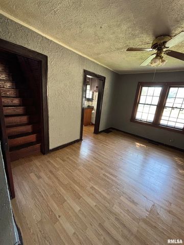 601 W GARFIELD Avenue, Bartonville, IL 61607