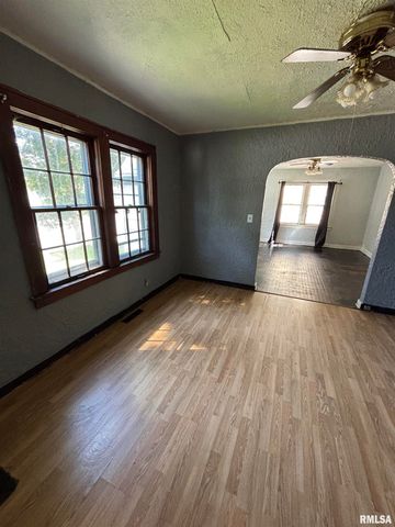 601 W GARFIELD Avenue, Bartonville, IL 61607