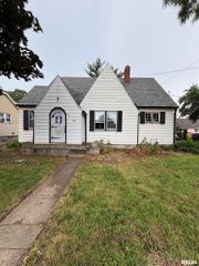 601 W GARFIELD Avenue, Bartonville, IL 61607