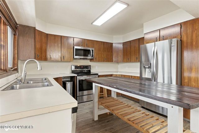 1950 Rebel Ridge Drive, Anchorage, AK 99504