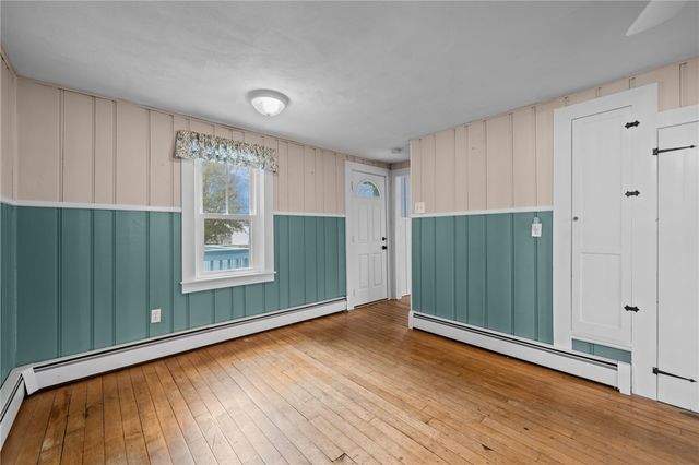 31 Hemlock Avenue, Narragansett, RI 02882
