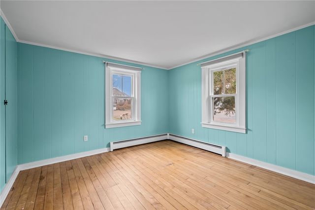31 Hemlock Avenue, Narragansett, RI 02882