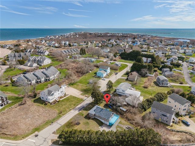 31 Hemlock Avenue, Narragansett, RI 02882