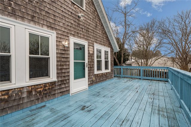 31 Hemlock Avenue, Narragansett, RI 02882