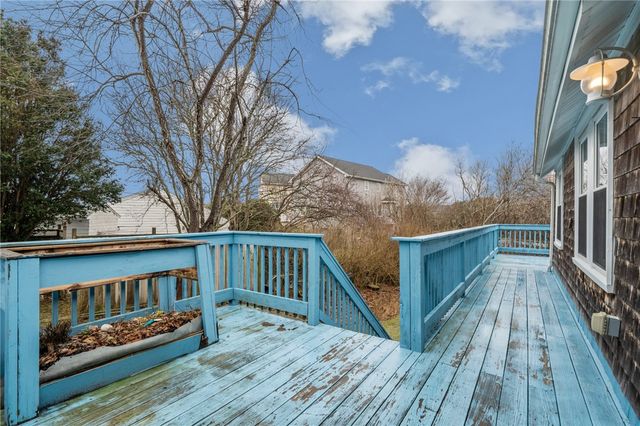 31 Hemlock Avenue, Narragansett, RI 02882