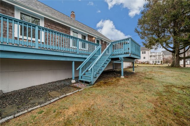 31 Hemlock Avenue, Narragansett, RI 02882