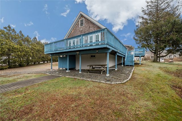 31 Hemlock Avenue, Narragansett, RI 02882