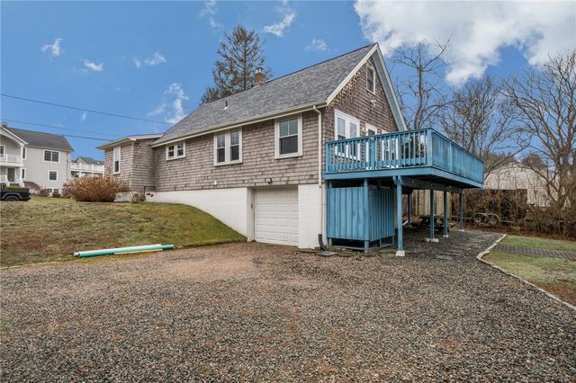 31 Hemlock Avenue, Narragansett, RI 02882