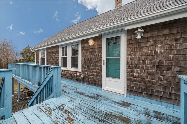 31 Hemlock Avenue, Narragansett, RI 02882