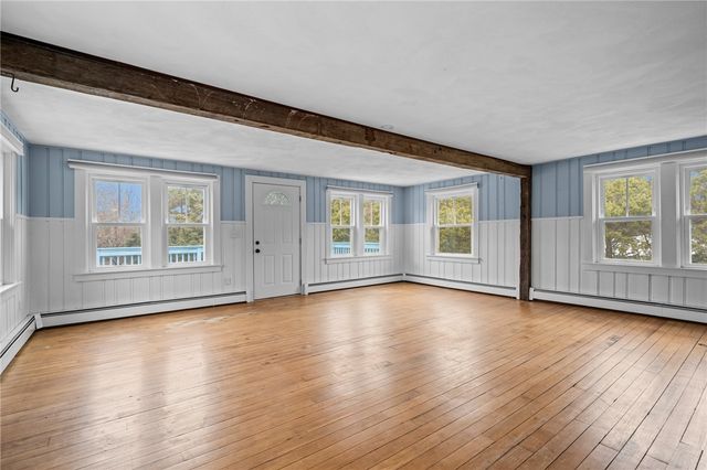 31 Hemlock Avenue, Narragansett, RI 02882
