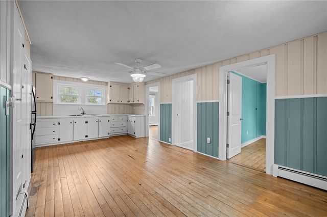 31 Hemlock Avenue, Narragansett, RI 02882