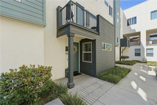 9942 Artesia Boulevard 708, Bellflower, CA 90706