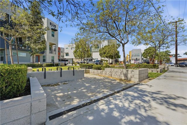 9942 Artesia Boulevard 708, Bellflower, CA 90706