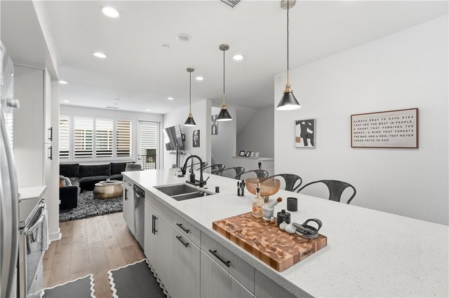 9942 Artesia Boulevard 708, Bellflower, CA 90706