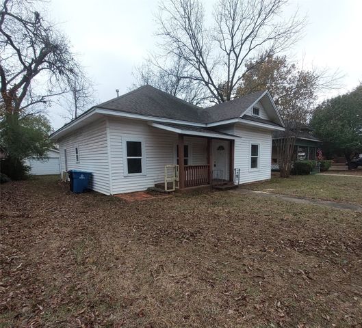 1328 W Woodard Street, Denison, TX 75020