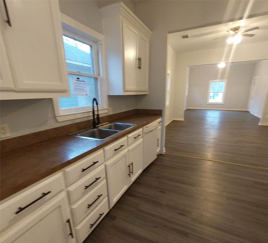 1328 W Woodard Street, Denison, TX 75020