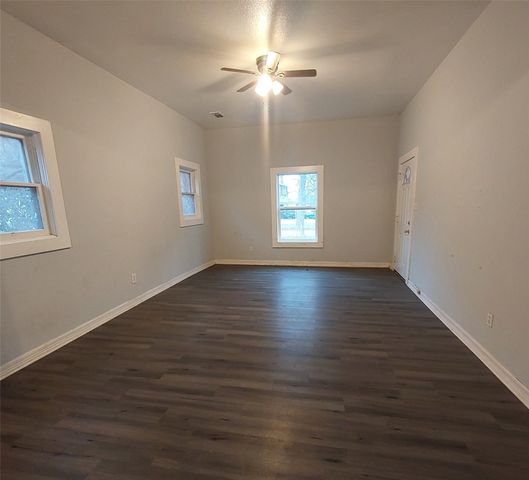 1328 W Woodard Street, Denison, TX 75020