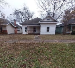 1328 W Woodard Street, Denison, TX 75020