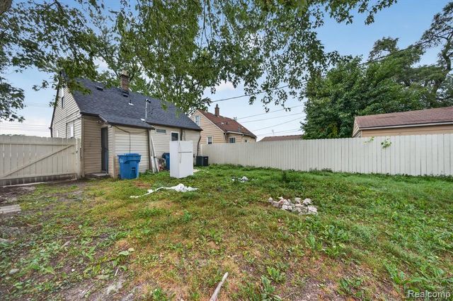 22524 Mac Arthur Boulevard, Warren, MI 48089