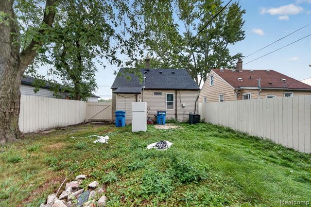 22524 Mac Arthur Boulevard, Warren, MI 48089
